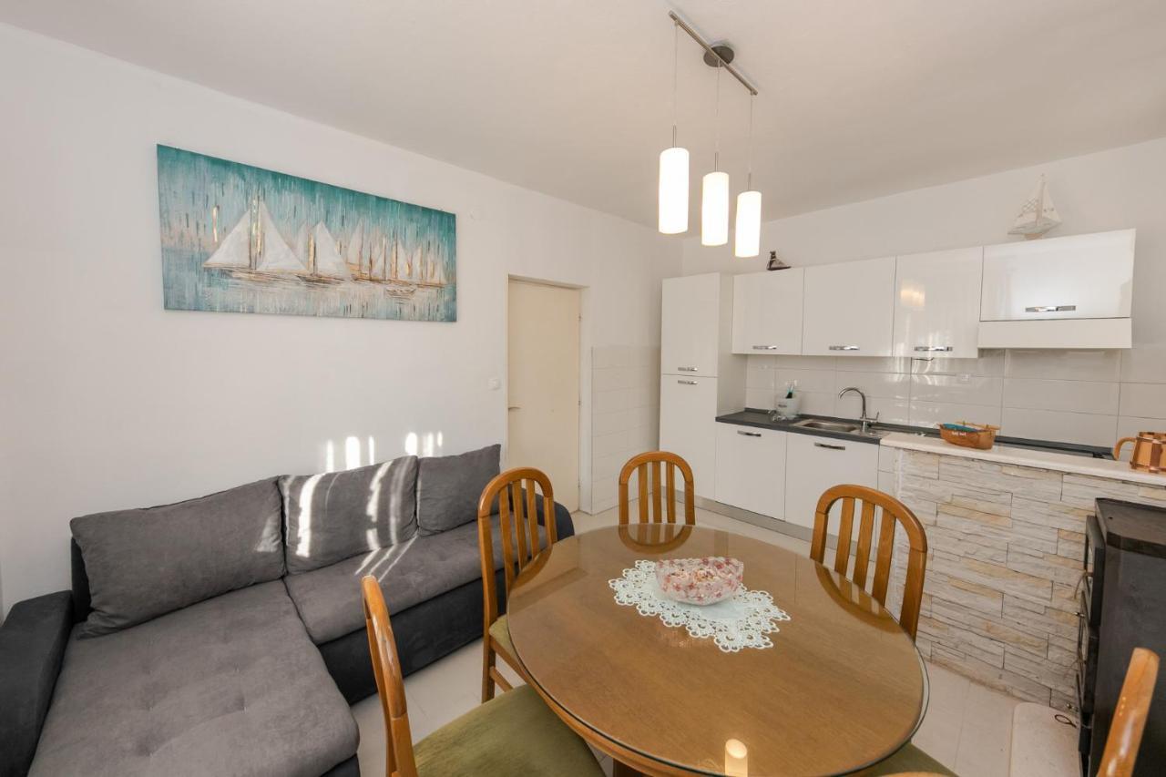 Apartment Mate Vinisce