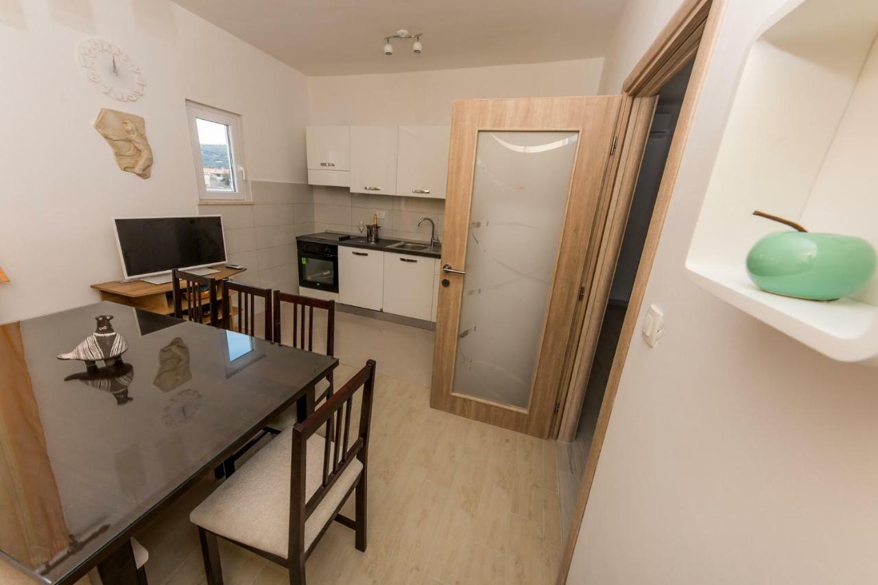 Mate Apartment *
