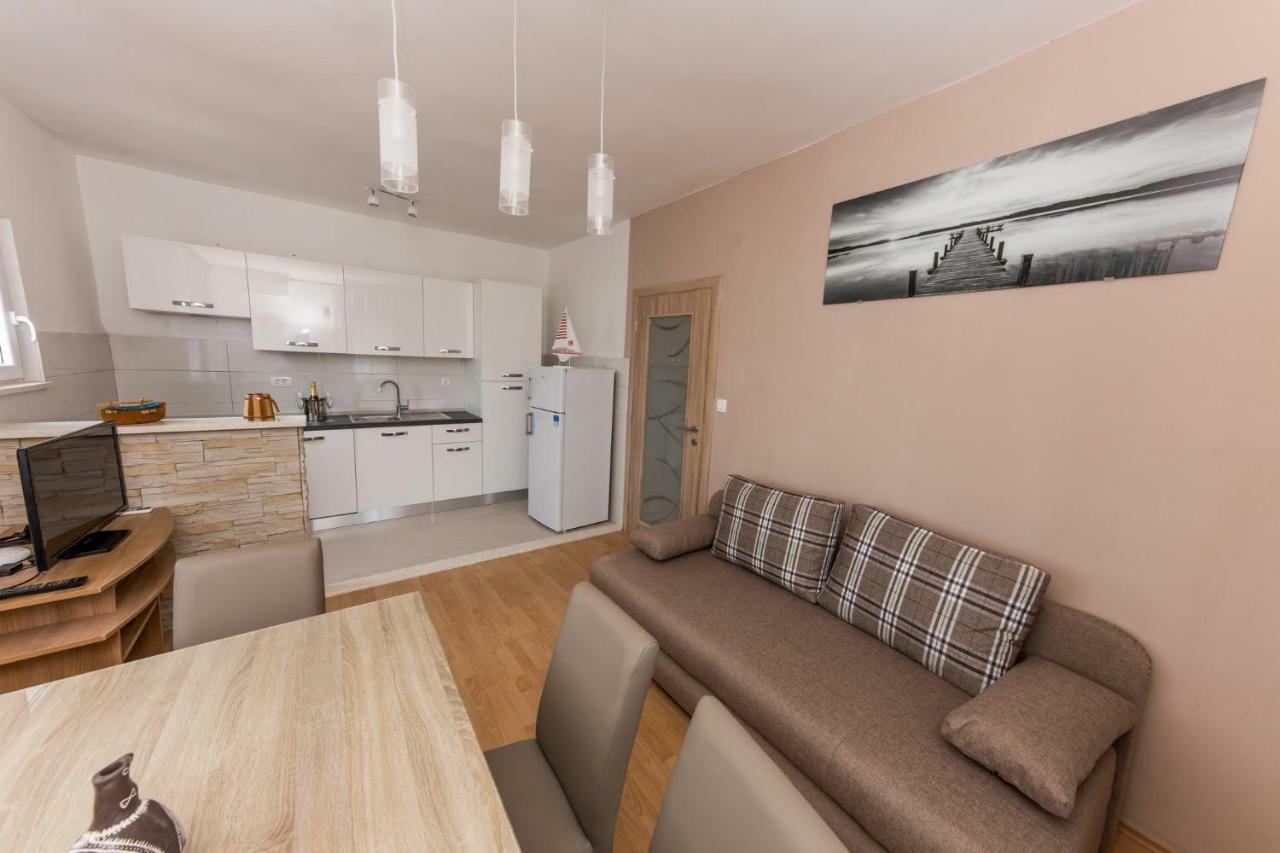 Apartment Mate Vinisce