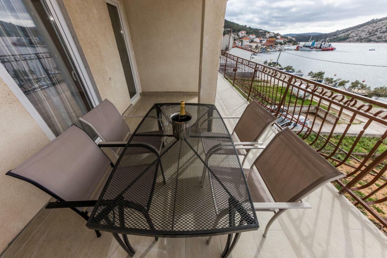 Mate Apartment *