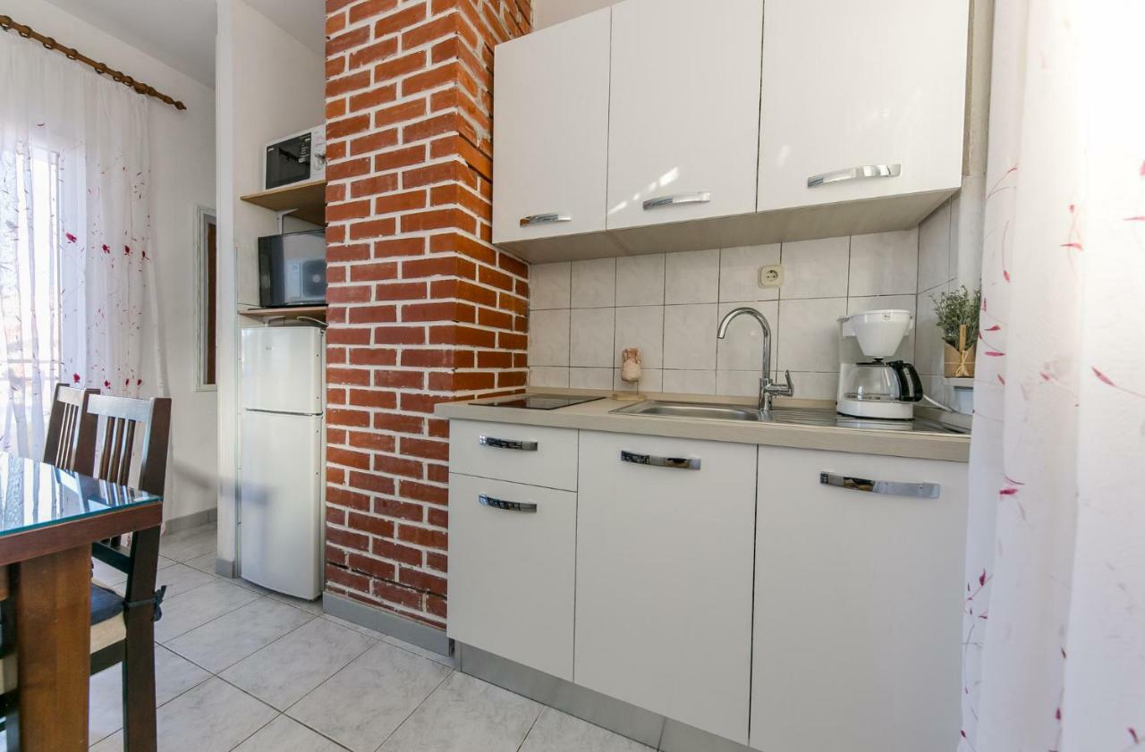 Apartment Mate